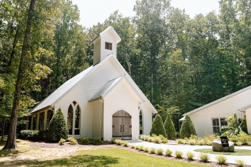 The chapel at firefly lane in dickson tennessee exterior during the summer
