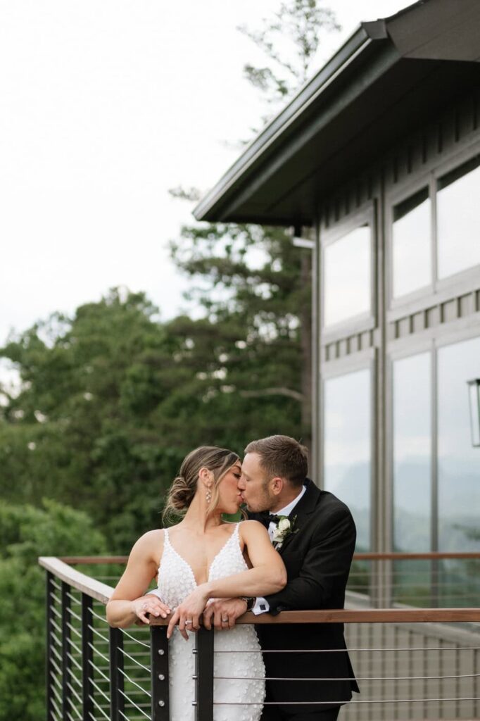 gatlinburg wedding photographer captures couple sharing a kiss