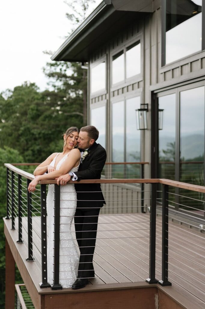 smoky mountain wedding photographer at trillium venue in the spring