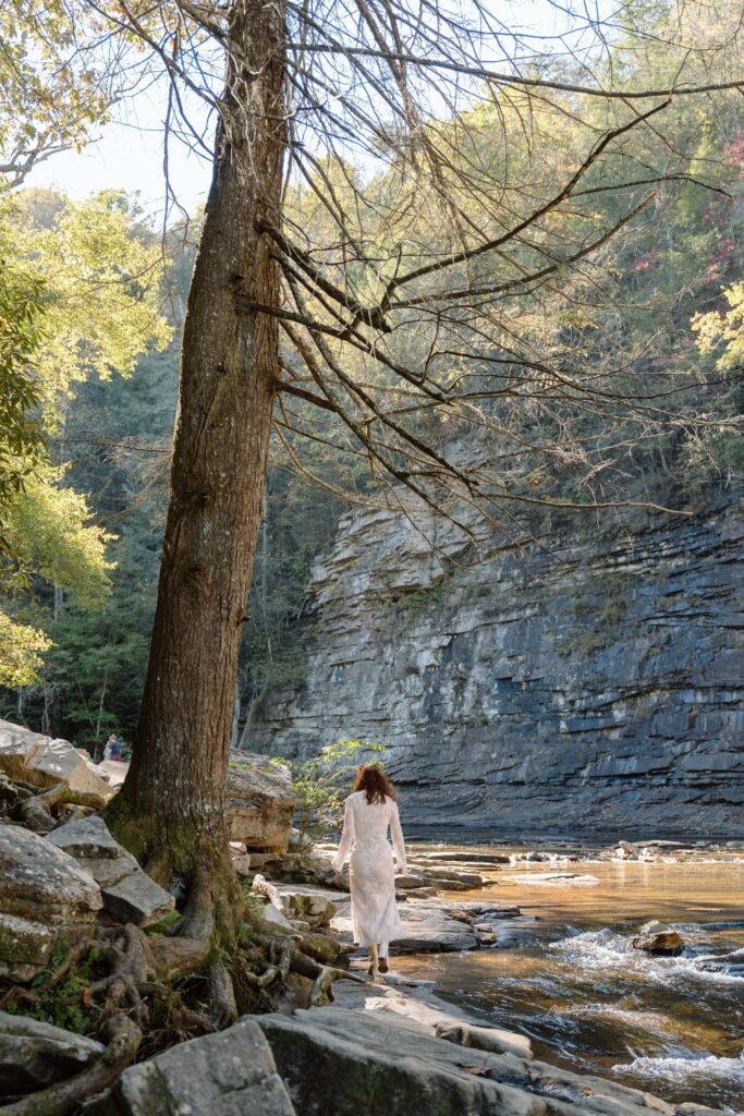 Tennessee elopement photographer documentary style