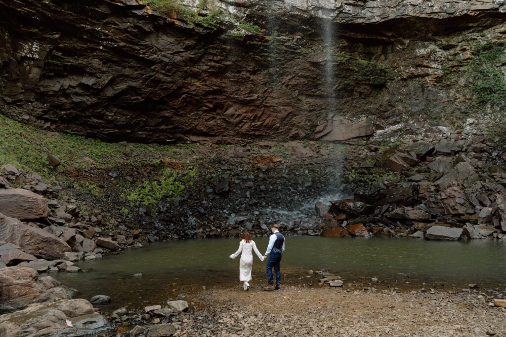 tennessee elopement photographer documents adventure elopement in october