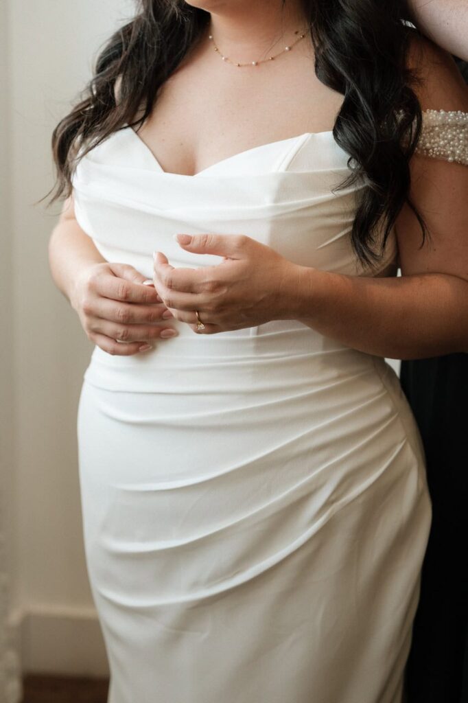 Bride getting ready with her mom at 14Tenn Nashville wedding
