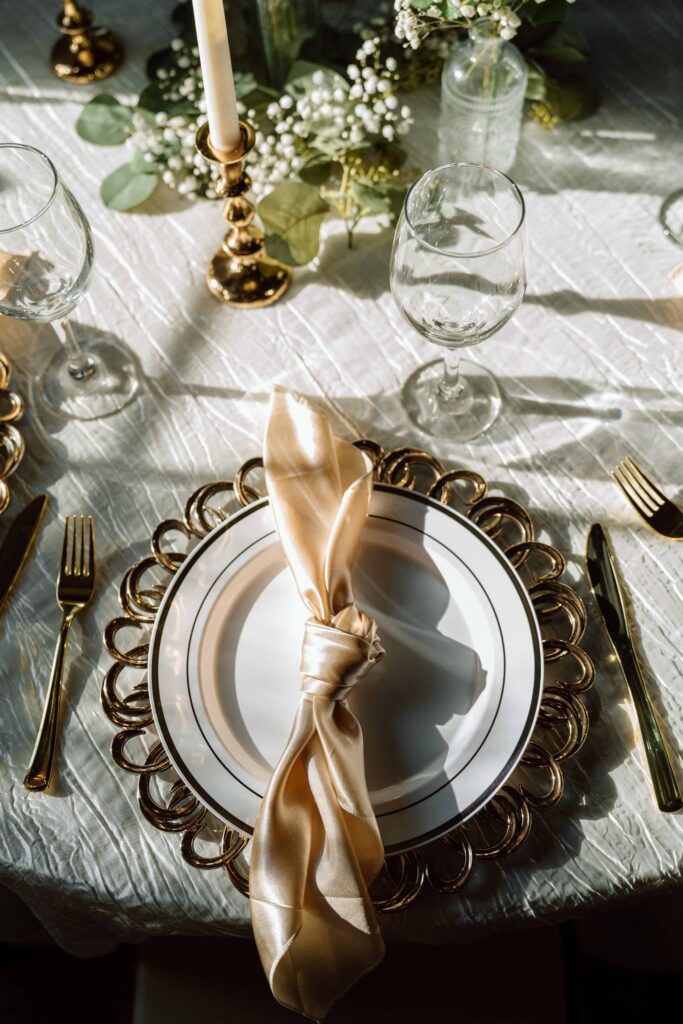 golden hour table scape moment at nashville wedding venue