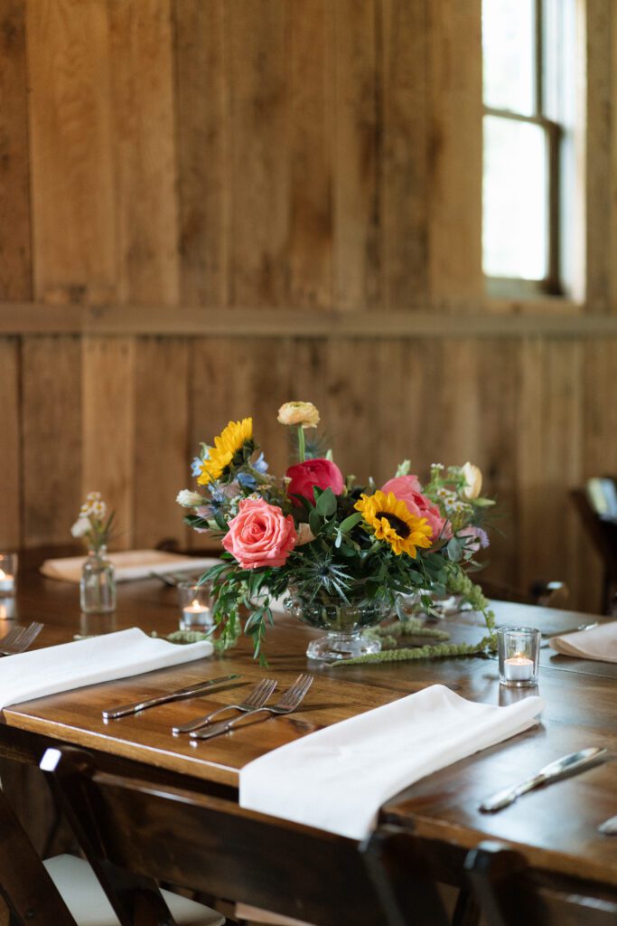 summer wedding florals at june wedding in nashville