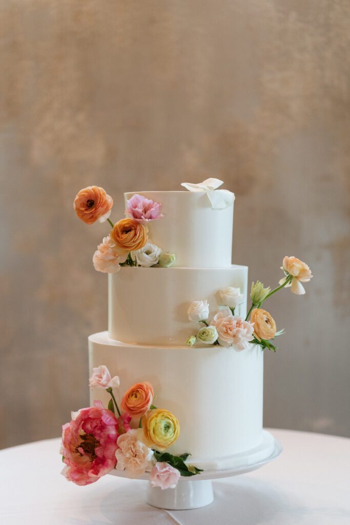 wedding cake photo at nashville wedding