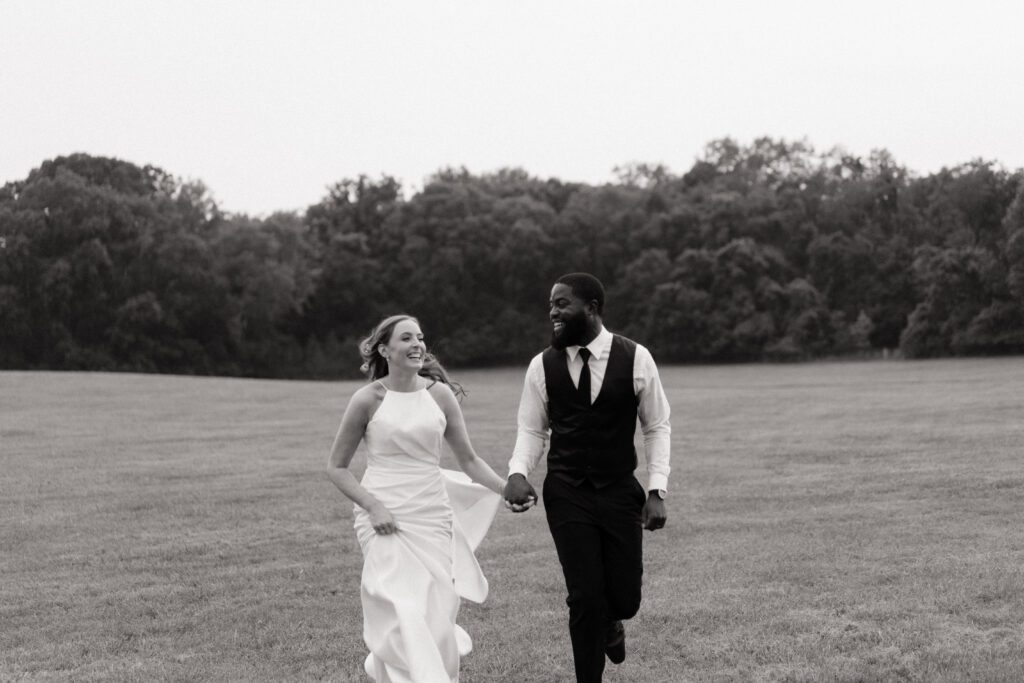 nashville wedding photographer documents wedding at cedarmont farm in franklin tennessee