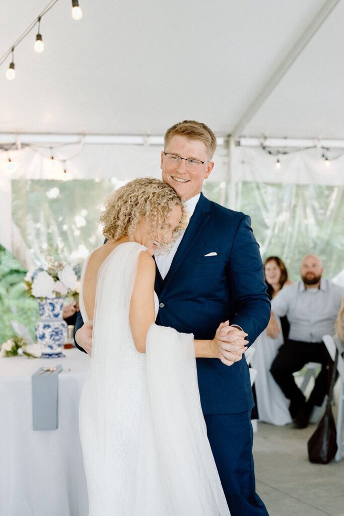 documentary wedding photographer at eader house venue in tennessee