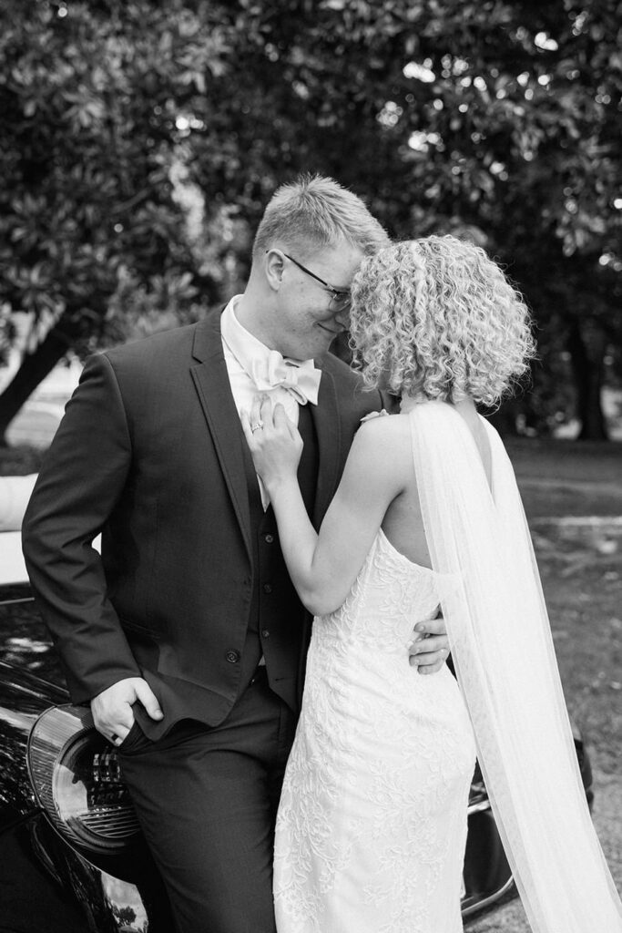 documentary wedding photographer summer wedding at eader house in tennessee