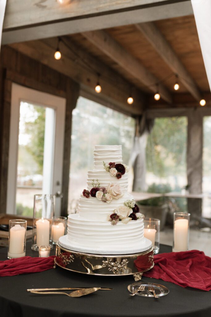 wedding cake at fall wedding in nashville