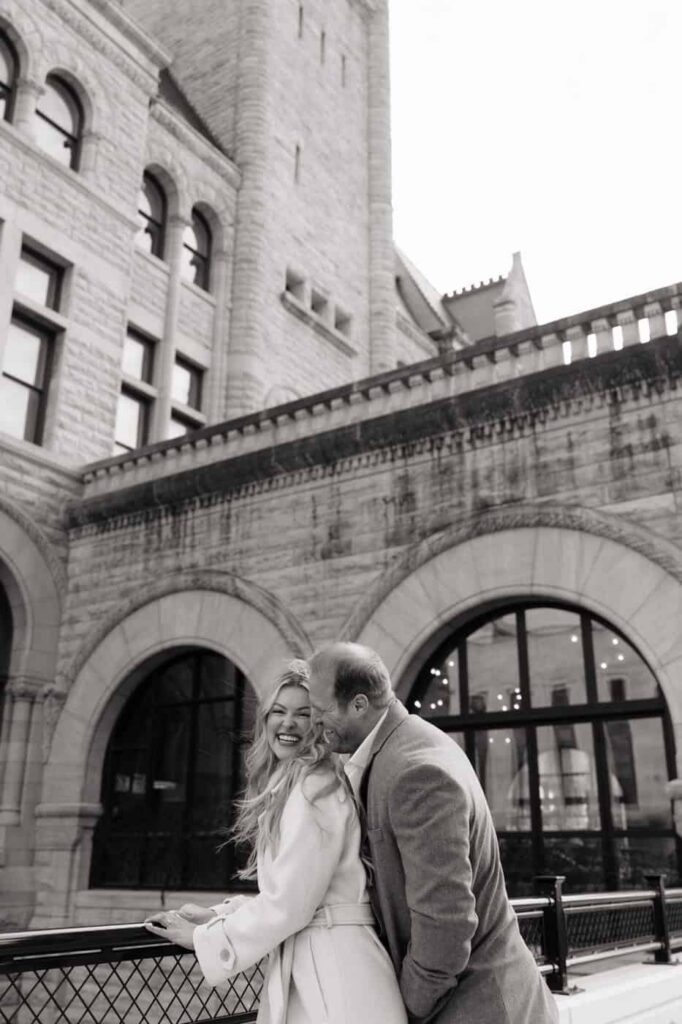 engagement photos in downtown nashville