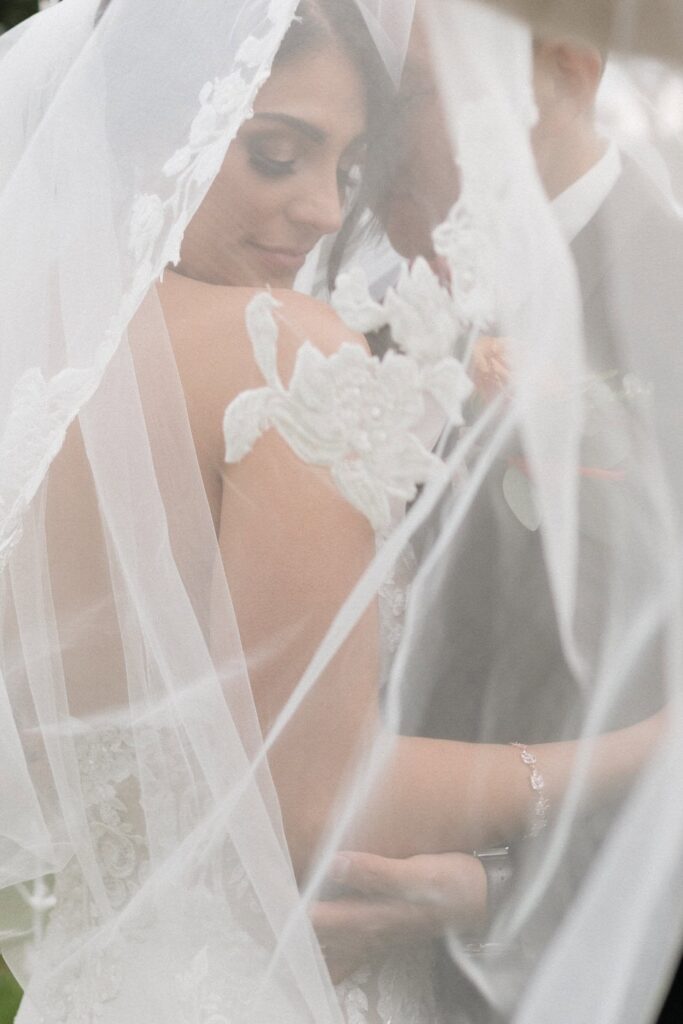 newlywed portraits at nashville wedding in the spring