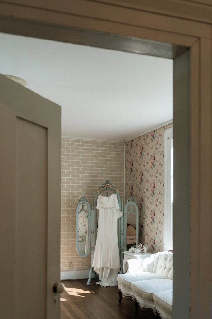 bridal gown at drakewood farms venue in nashville