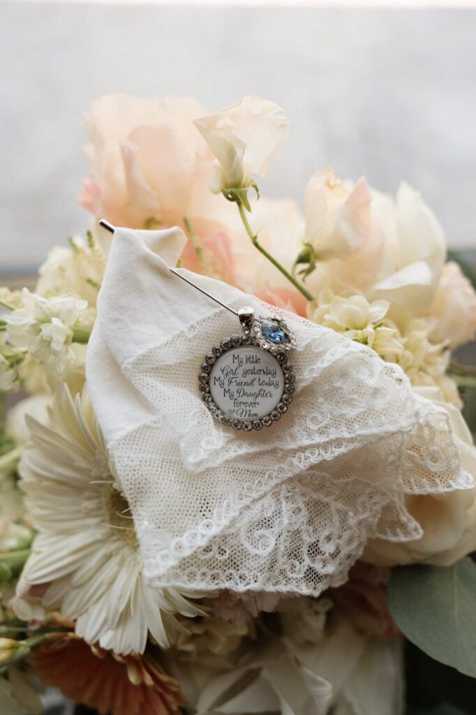 wedding detail photos sentimental items to include