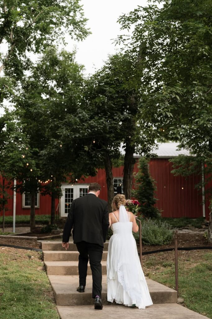 nashville wedding photographer documents spring wedding