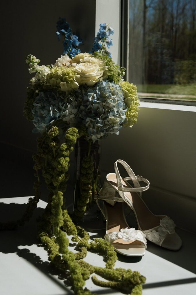 sunny wedding day details