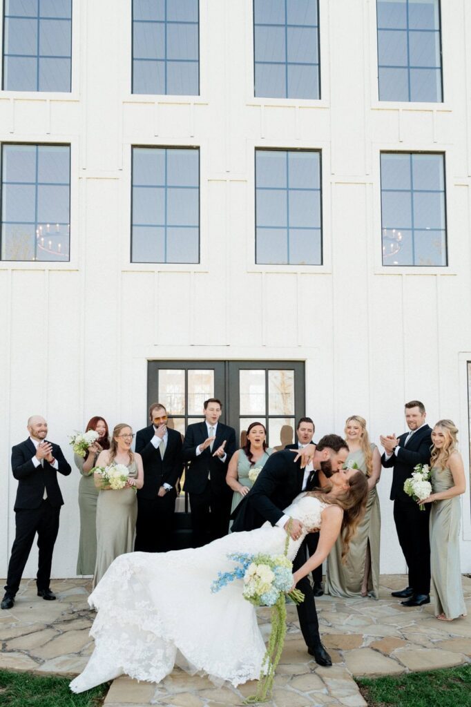 nashville wedding photographer at spring wedding