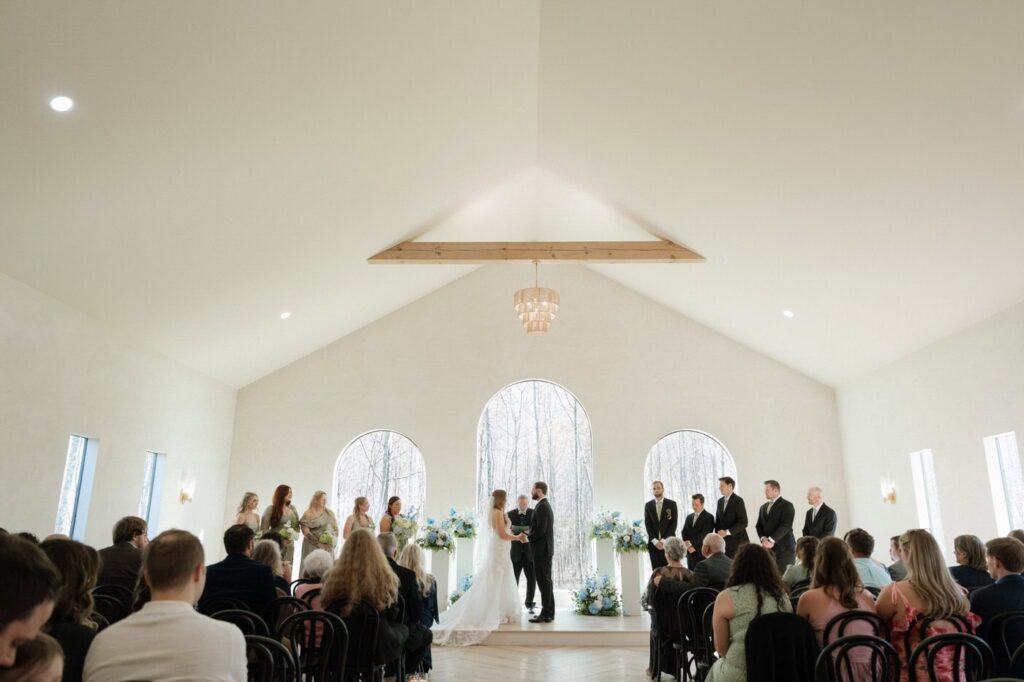 nashville wedding photographer documents spring wedding at the monroe on 415th