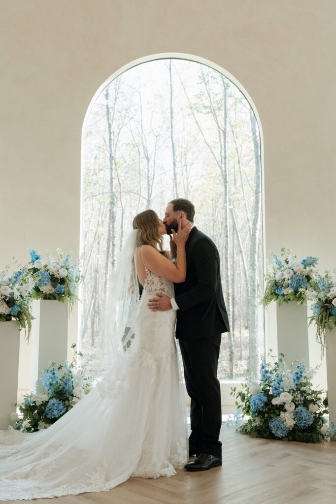 first kiss at the monroe on 415th wedding
